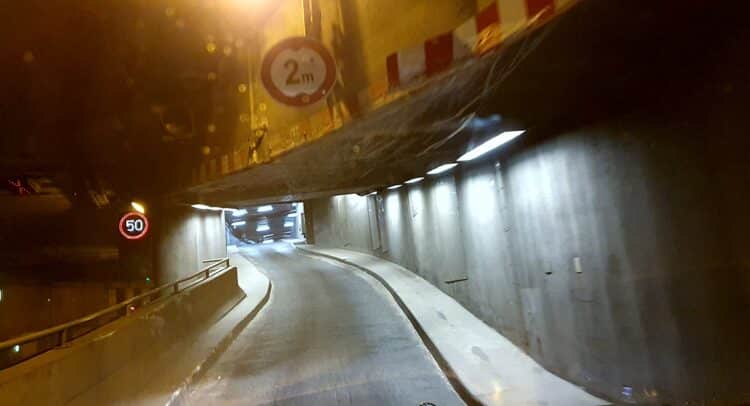 Taxi Berlin und Bw-Fuhrpark testen stressfreie Abholung am Hauptbahnhof