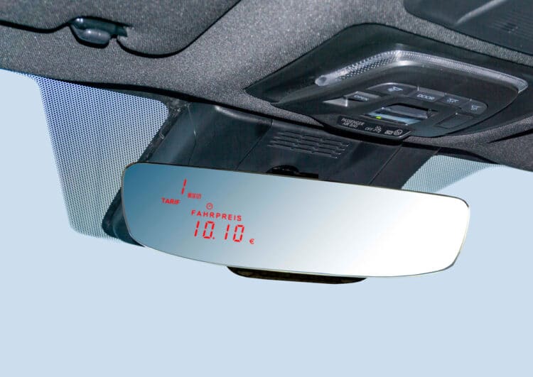 Elektrischer Toyota bZ4X zeigt sich in Hellelfenbein