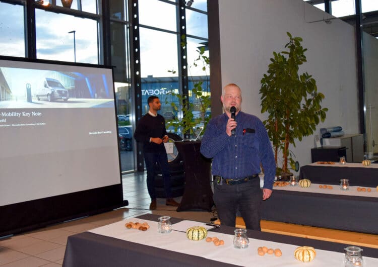 IG Taxi Ortenau zu Gast bei einem Mercedes-Händler