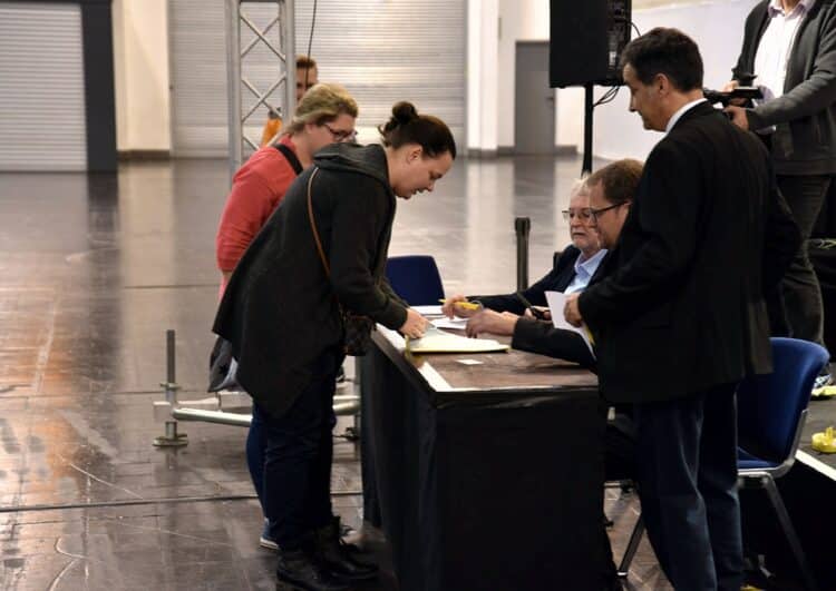 ETM-Tombola: Unternehmerin aus Kamp-Lintfort gewinnt VW