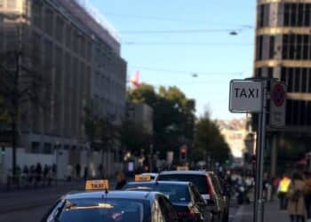 Taxifahrer in Basel erstochen – Polizei sucht Täter