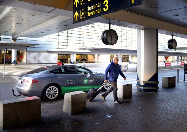 Viele verschiedene E-Taxi Modelle in Dänemark