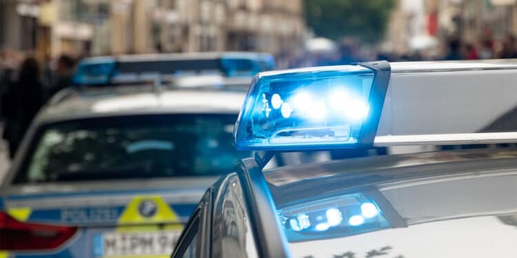 Kinder brechen in München und Umgebung mehrere Taxis auf