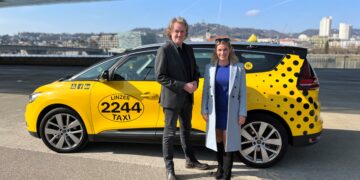 Linzer Taxi 2244 spendiert fünf Frauen Taxiausbildung