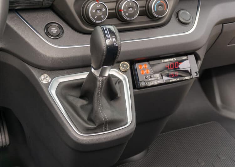 Nissan sponsert komplettes Taxipaket