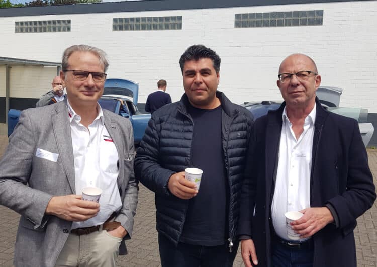 Projekt Zukunftstaxi – Come-Together im Hamburger Taxiwerk