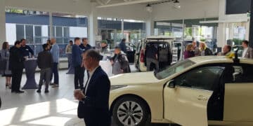 Projekt Zukunftstaxi – Come-Together im Hamburger Taxiwerk