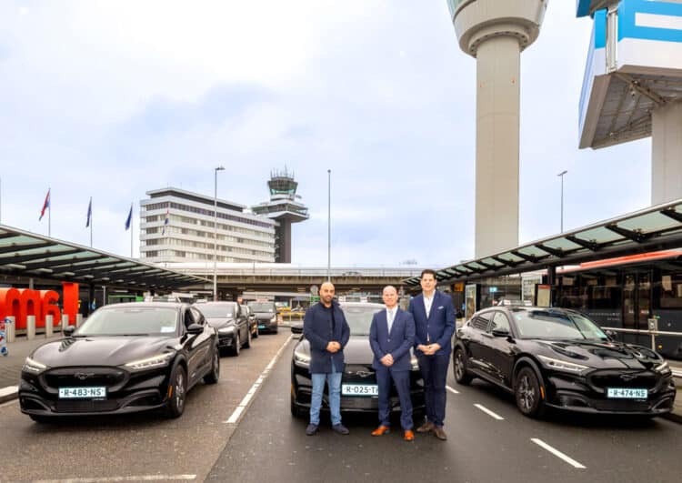 Neue E-Taxi-Modelle für den Flughafen Schiphol