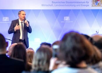 Bayern: Wirtschaftsminister kommt kriselnden Unternehmen entgegen