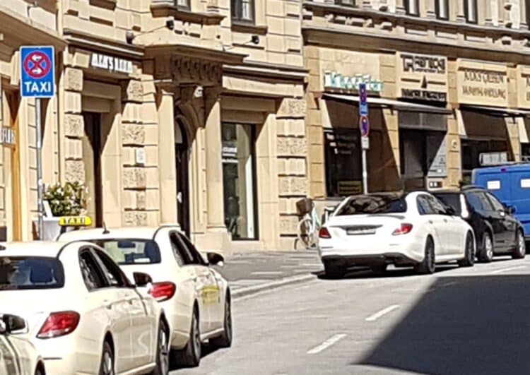 Erst Taxi, jetzt Mietwagen – neuer Korruptionsverdacht in Frankfurt am Main