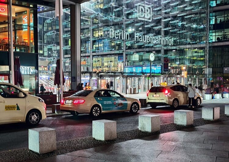 Taxis sollen vom Europaplatz am Hauptbahnhof verschwinden
