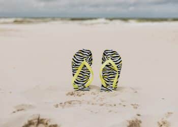 Mit Flip-Flops Autofahren – ist das erlaubt?