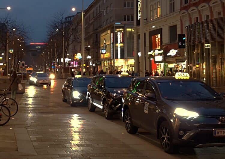 Taxifahrer in Wien bringt mit Betrugsmasche erneut Gewerbe in Verruf