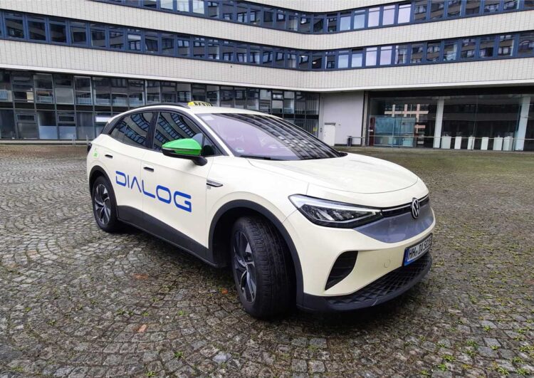 Elektrisches Leihtaxi für Hamburg