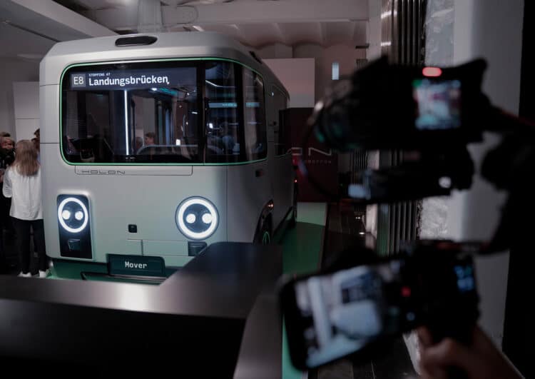 Autonomer Kleinbus für Hamburg