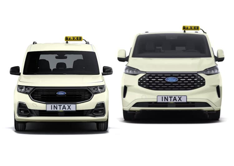 Ford schickt zwei neue Großraumtaxis auf den Weg