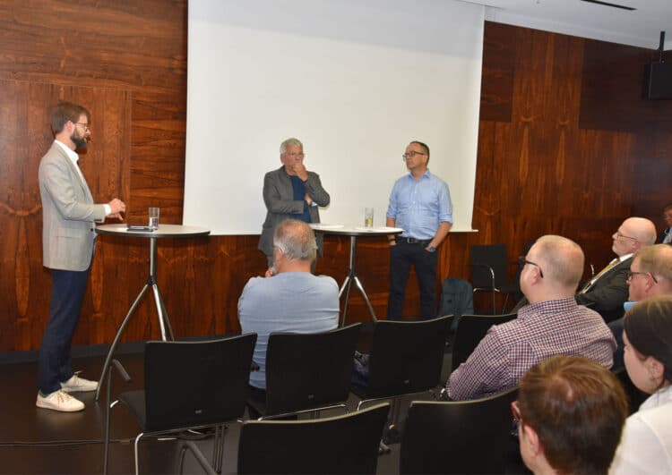 Hamburger Taxifahrer als Technologiebotschafter für Elektromobilität