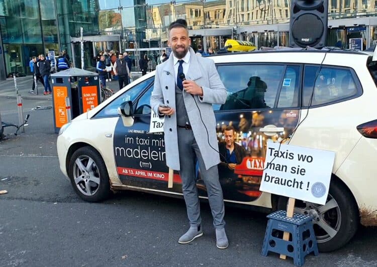 AG Hauptbahnhof protestiert gegen Verdrängung des Taxis vom Europaplatz