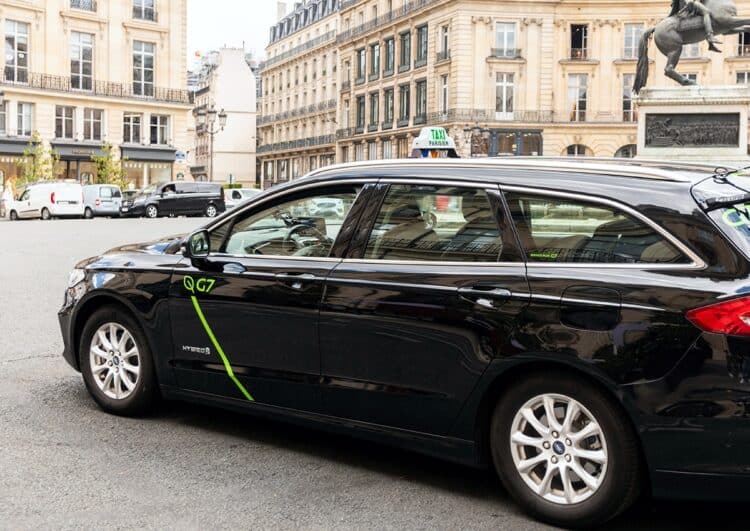 Französischer Verkehrsminister profiliert sich mit Taxi-Bashing