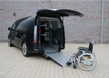 Exklusive Fotos vom Hyundai Staria mit Heckausschnitt 