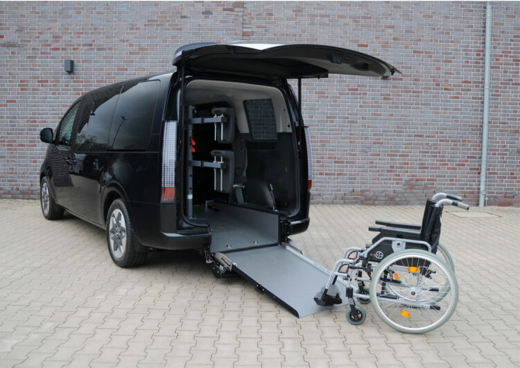 Exklusive Fotos vom Hyundai Staria mit Heckausschnitt 