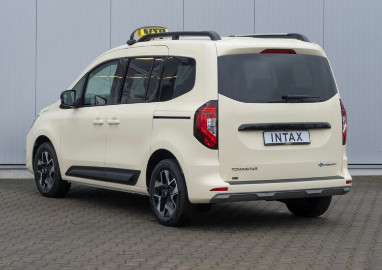 Nissan Townstar – Nachfolger des NV200 bekommt kostenloses Taxipaket