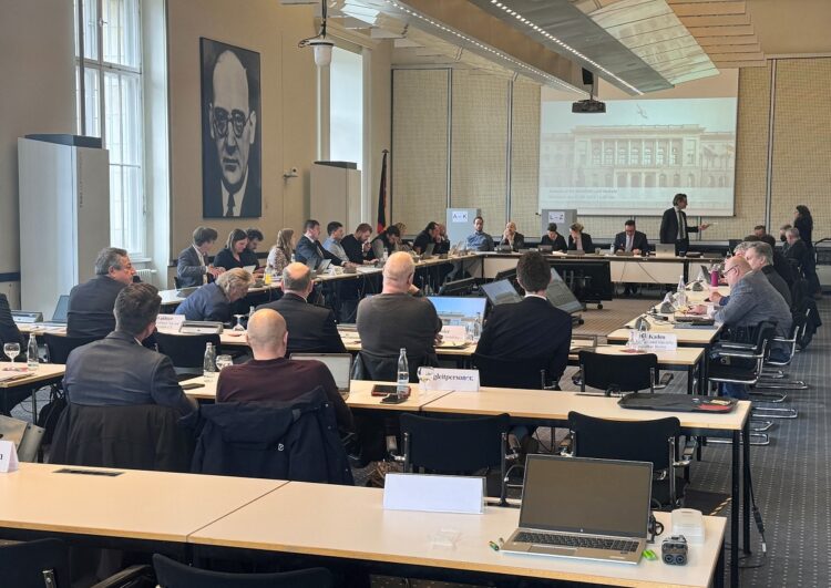 Berliner Senatorin stärkt das Taxigewerbe: Tarifkorridor ab April