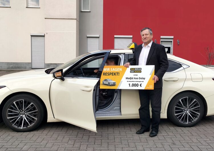 Berliner Taxifahrer bekommt für seine Hilfsbereitschaft 1.000 Euro