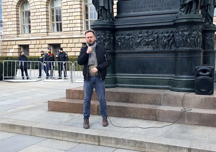 Demo in Berlin für Mietwagen-Mindesttarif und Hamburger Modell