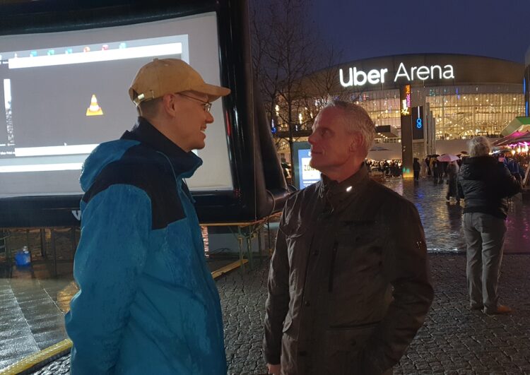 Übereinstimmendes Lob für Kunst-Performance gegen Uber & Co.