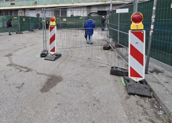 Eine Millionenstadt ohne Taxis am Bahnhof