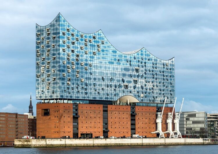 Umfangreiches Programm beim 8. Hamburger E-Taxentag