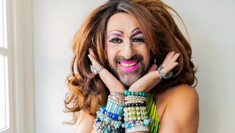 Amsterdamer Taxizentrale, Fahrdienste und Travestieclub für mehr Verständnis