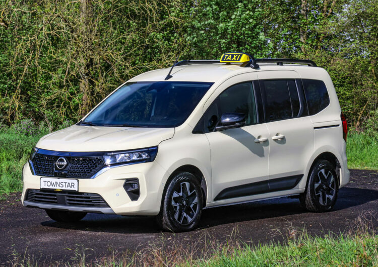 Nissan spricht über Taxis