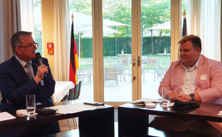 Ländliche und urbane Mobilität: Zwei Meinungen zum Deutschlandticket