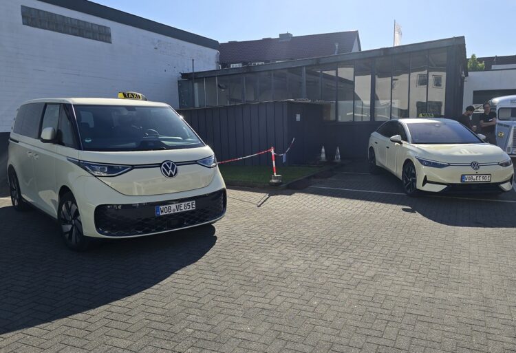 Premierenzeit beim Hamburger E-Taxentag