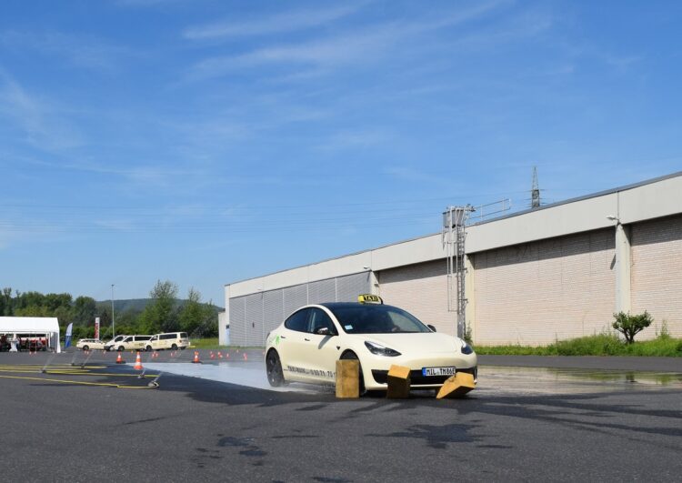 Vollbremsung mit Rollstuhl