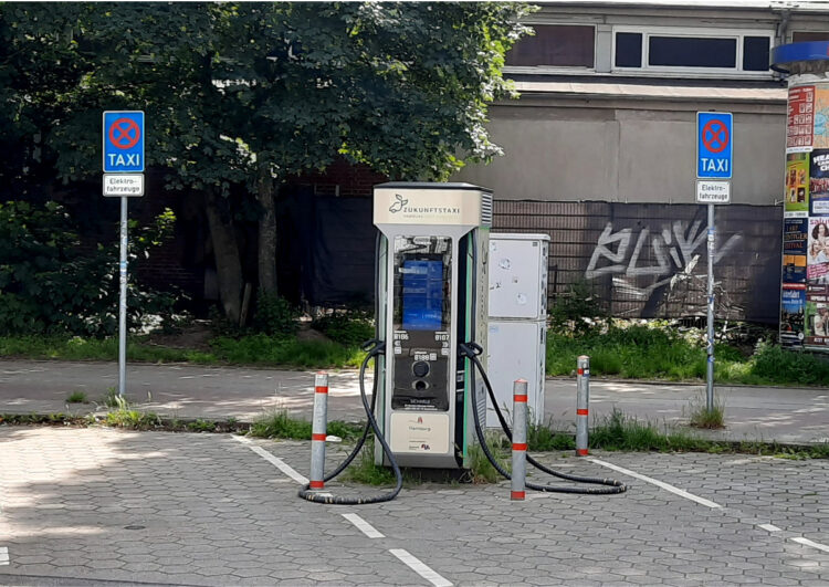 Ausbau von E-Taxistandplätzen geht in Hamburg stetig voran