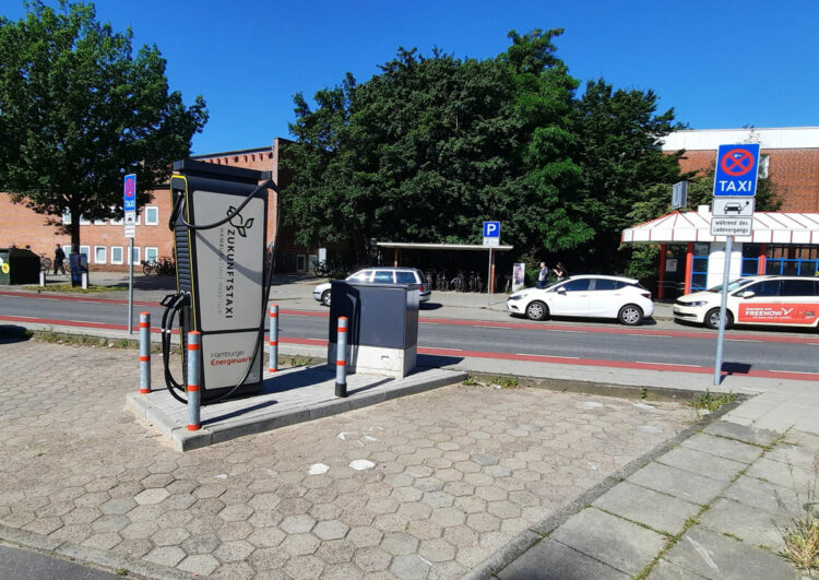 Ausbau von E-Taxistandplätzen geht in Hamburg stetig voran
