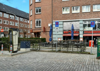 Ausbau von E-Taxistandplätzen geht in Hamburg stetig voran