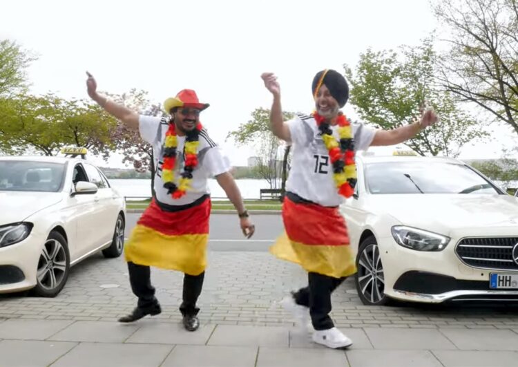 Zwei Hamburger Taxifahrer bringen eigene EM-Hymne ins Rollen