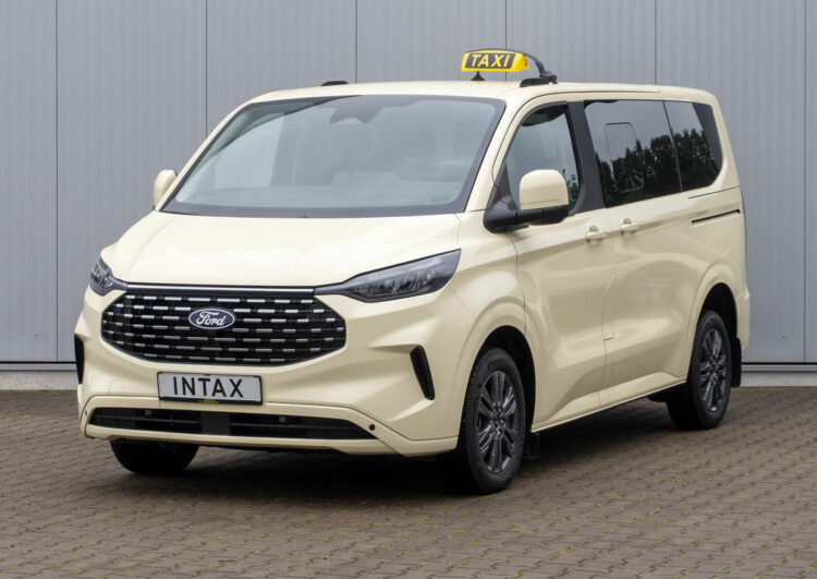 Ford Custom: neues Großraumtaxi aus Köln