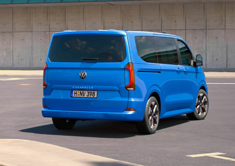 Volkswagen Nutzfahrzeuge zeigt Fotos vom neuen Caravelle