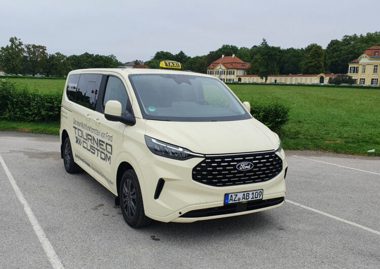 Neues Großraumtaxi aus Köln