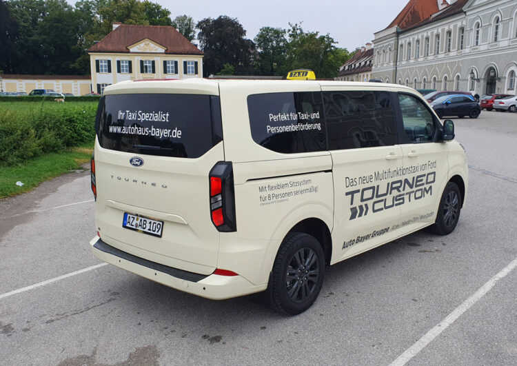 Neues Großraumtaxi aus Köln