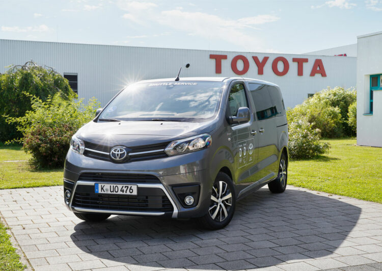 Heckausschnitt für Toyota Proace Verso konfigurierbar