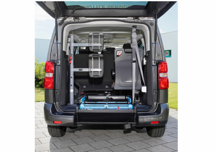 Heckausschnitt für Toyota Proace Verso konfigurierbar