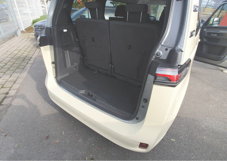 Erstes ID. Buzz-Taxi mit langem Radstand