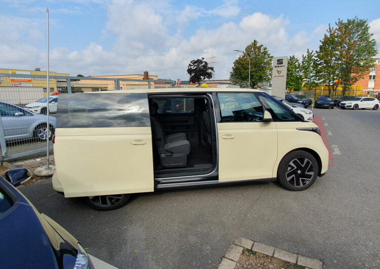 Erstes ID. Buzz-Taxi mit langem Radstand