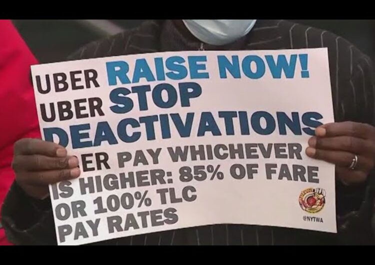 Tausende Uber- und Lyft-Fahrer protestieren in New York und drohen mit Streik